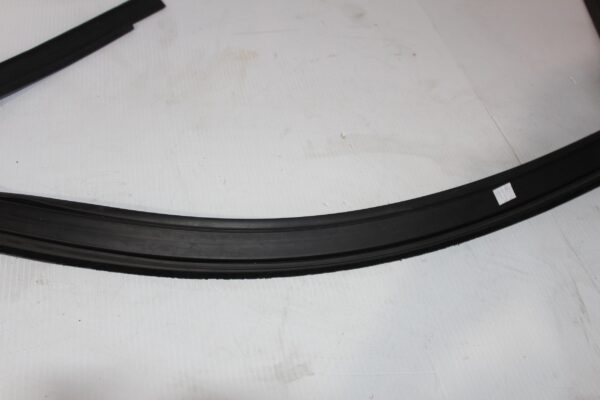 Mercedes Benz W176 A Class Front Right Door Window Mould A1767251200