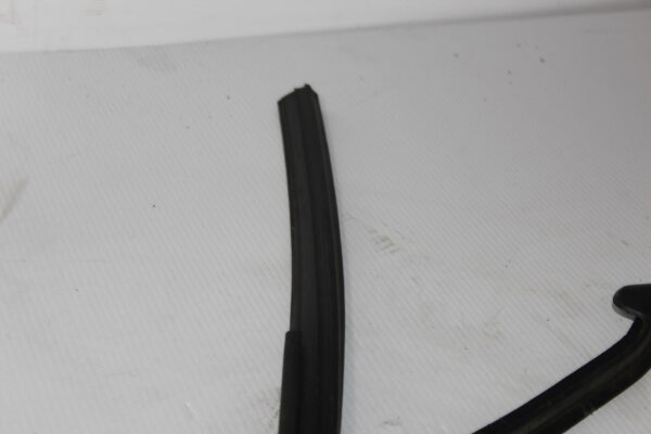 Mercedes Benz W176 A Class Front Right Door Window Mould A1767251200