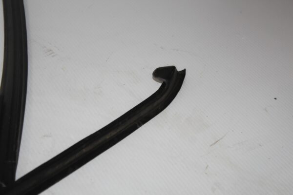 Mercedes Benz W176 A Class Front Right Door Window Mould A1767251200
