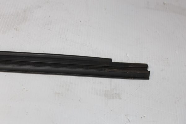 Mercedes Benz W176 A Class Front Right Door Window Mould A1767251200