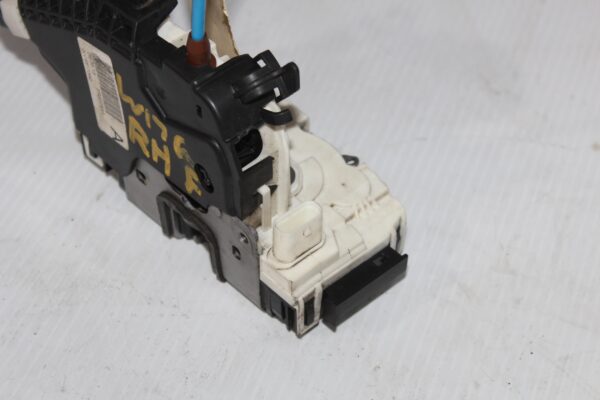 Mercedes Benz W176 W117 A CLA Class Front Right Door Lock Actuator A1667200235