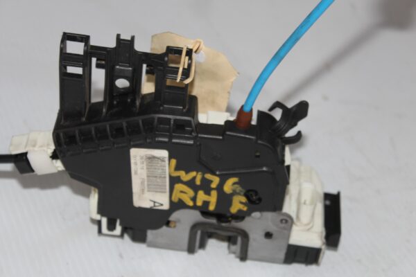 Mercedes Benz W176 W117 A CLA Class Front Right Door Lock Actuator A1667200235