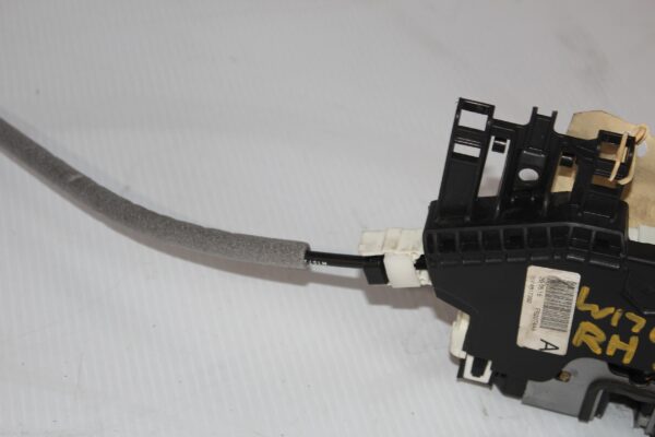 Mercedes Benz W176 W117 A CLA Class Front Right Door Lock Actuator A1667200235