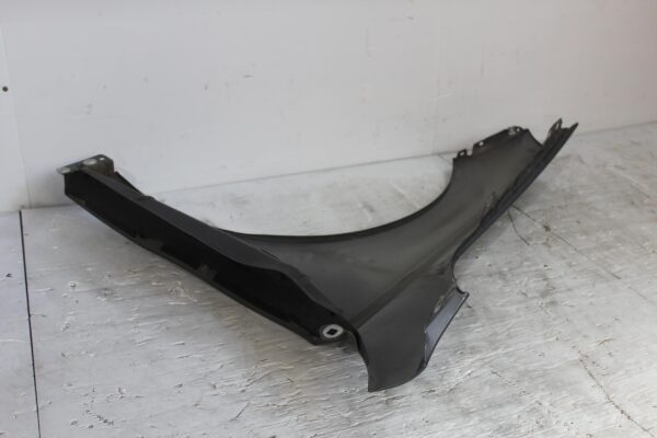 Mercedes Benz W176 A250 A45 Front Right Wing Fender Guard A1768810201
