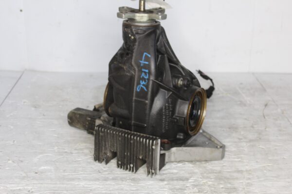 Mercedes Benz W205 C63s Sedan Rear Diff Differential A2053505007, A2053501024