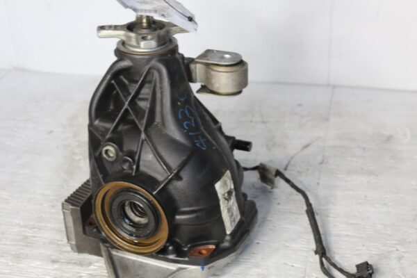 Mercedes Benz W205 C63s Sedan Rear Diff Differential A2053505007, A2053501024
