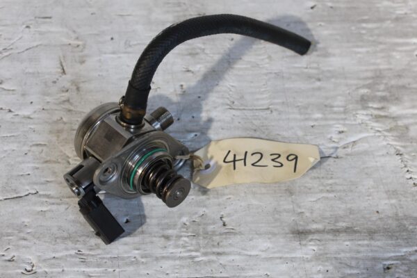 Mercedes Benz W177 W118 A250 CLA250 M260 High Pressure Fuel Pump A2600700500