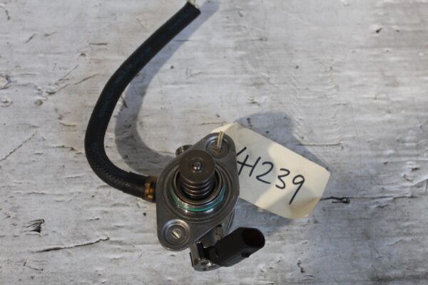 Mercedes Benz W177 W118 A250 CLA250 M260 High Pressure Fuel Pump A2600700500