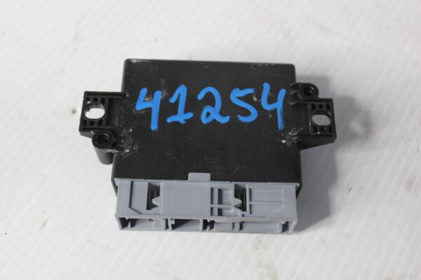 Mercedes Benz W205 C Class Park Assist Control Unit PDC A0009001808