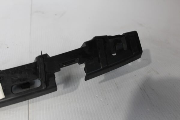 Porsche 95B Macan Rear Centre Bumper Support Bracket Mount 95B807863