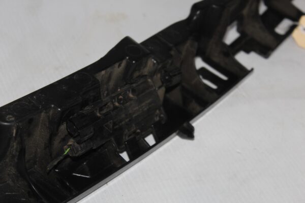 Porsche 95B Macan Rear Centre Bumper Support Bracket Mount 95B807863