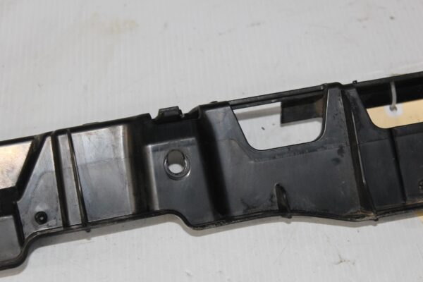 Porsche 95B Macan Rear Centre Bumper Support Bracket Mount 95B807863