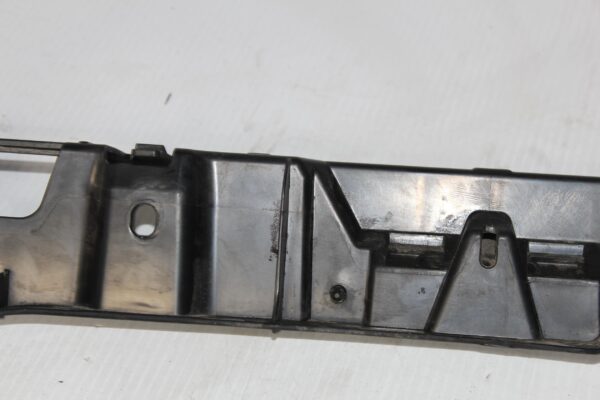 Porsche 95B Macan Rear Centre Bumper Support Bracket Mount 95B807863