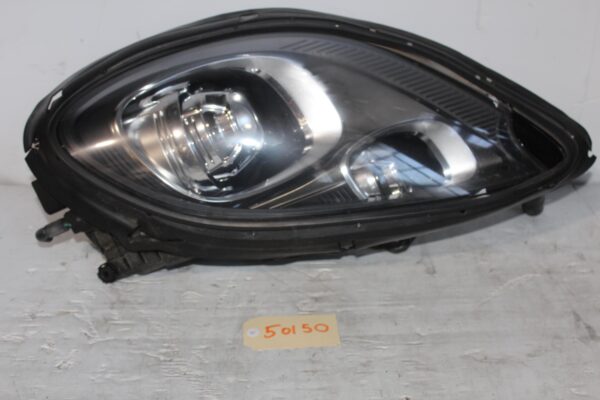 Porsche 95B Macan Xenon NON-Adaptive Headlight Headlamp 95B941029AG