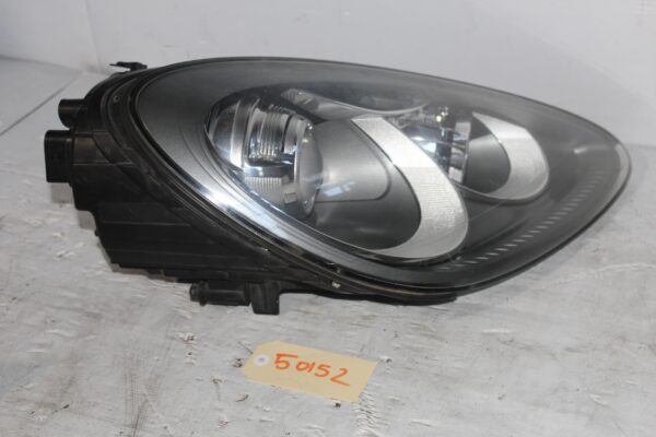Porsche 958 92A Cayenne Right Headlight Headlamp 95863117410, 95863117412