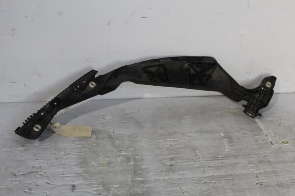 Porsche 95B Macan Front Left Bumper Guide Slide 95B807889A, 95B807889C
