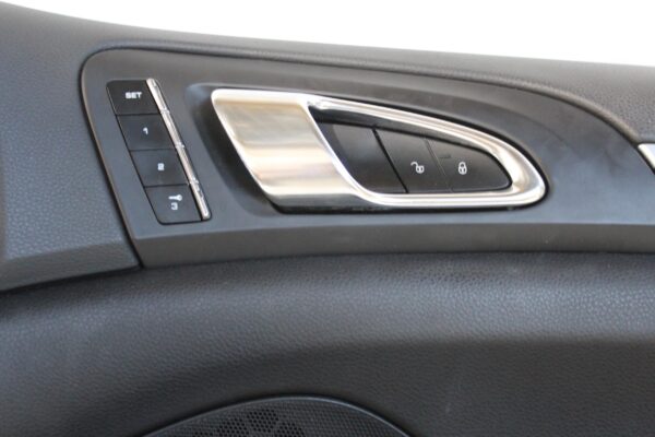 Porsche 958 92A Cayenne Front Right Drivers Door Card Panel Leather 95855520200