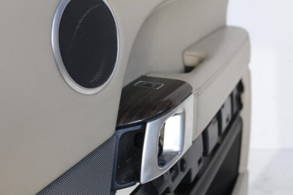 Range Rover Sport L494 Front Right Drivers Door Card - CREAM