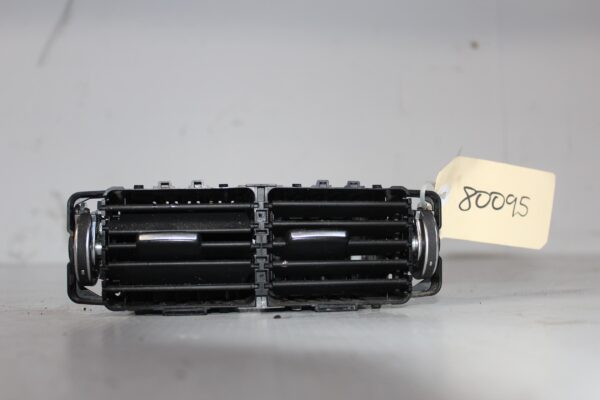 Range Rover L494 Sport Rear Centre Console Air Vent Assembly LR039640, LR087337