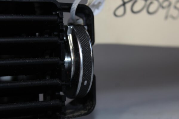 Range Rover L494 Sport Rear Centre Console Air Vent Assembly LR039640, LR087337