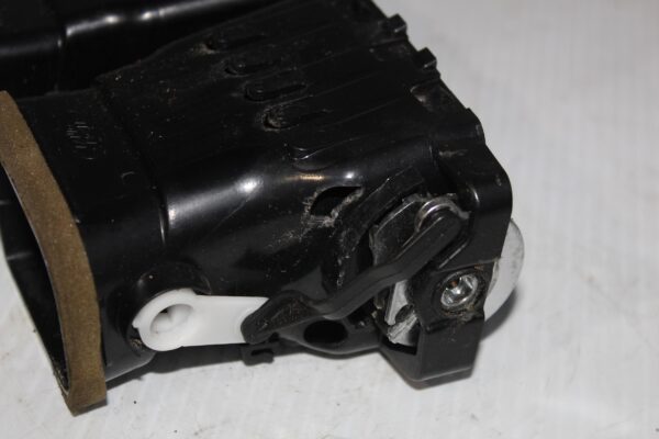 Range Rover L494 Sport Rear Centre Console Air Vent Assembly LR039640, LR087337