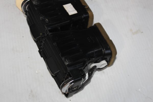 Range Rover L494 Sport Rear Centre Console Air Vent Assembly LR039640, LR087337