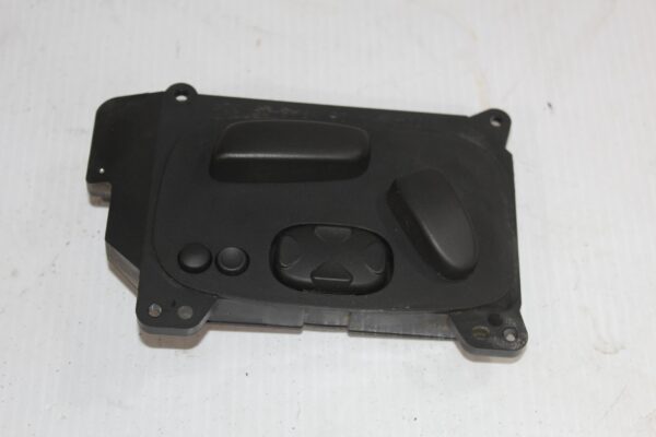 Range Rover L494 Sport Right Right Seat Adjustment Switch LR047988, LR071666