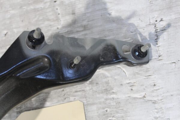 Audi FY Q5 Front Right Fender Mount Support Brace 80A821136A, 80A821132A