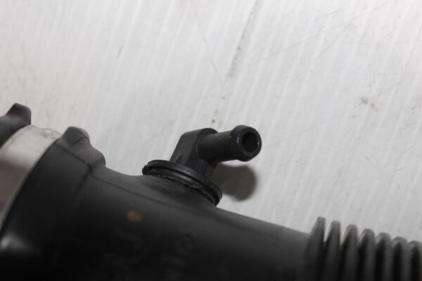 Audi FY Q5 Engine Intake Air Hose Pipe Tube 06L129629J, 06L129629B