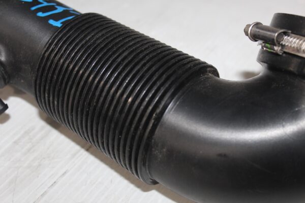 Audi FY Q5 Engine Intake Air Hose Pipe Tube 06L129629J, 06L129629B