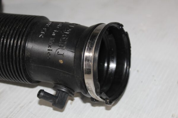 Audi FY Q5 Engine Intake Air Hose Pipe Tube 06L129629J, 06L129629B