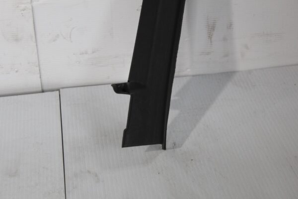 Audi 8V A3 S3 RS3 Front Right Upper Door Window Trim 8V5867610