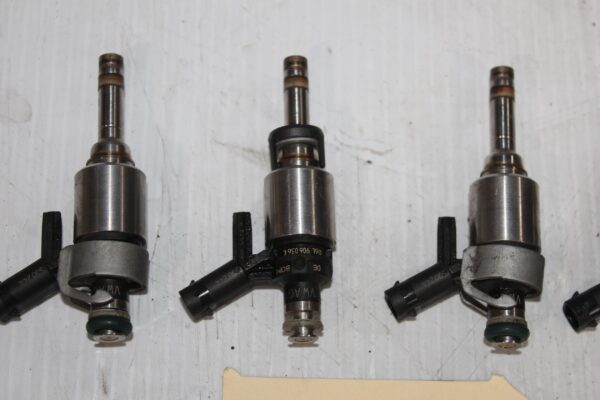 Audi 8V S3 / Volkswagen Golf Mk7 R Direct Fuel Injectors SET 06L906636AB
