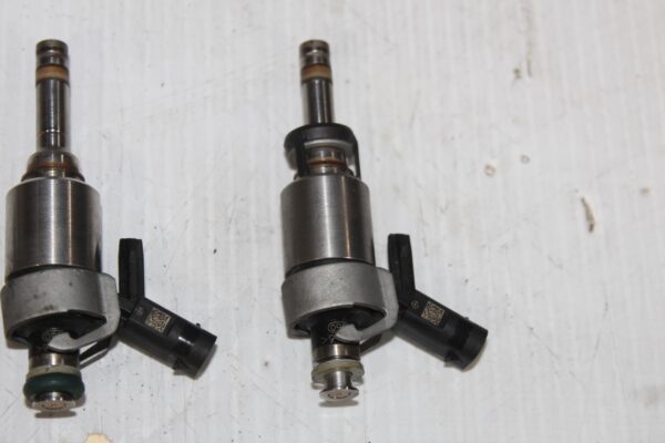 Audi 8V S3 / Volkswagen Golf Mk7 R Direct Fuel Injectors SET 06L906636AB