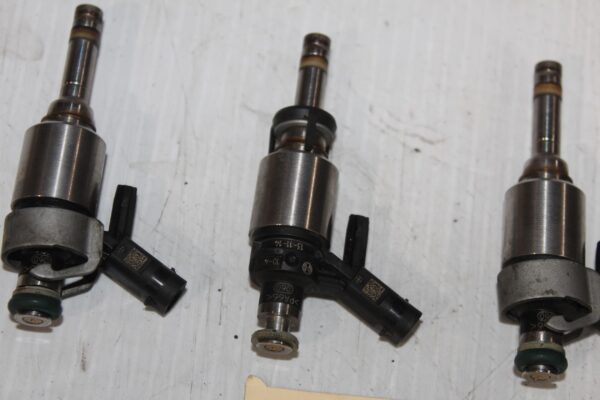 Audi 8V S3 / Volkswagen Golf Mk7 R Direct Fuel Injectors SET 06L906636AB