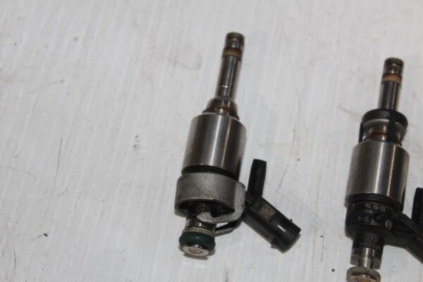 Audi 8V S3 / Volkswagen Golf Mk7 R Direct Fuel Injectors SET 06L906636AB