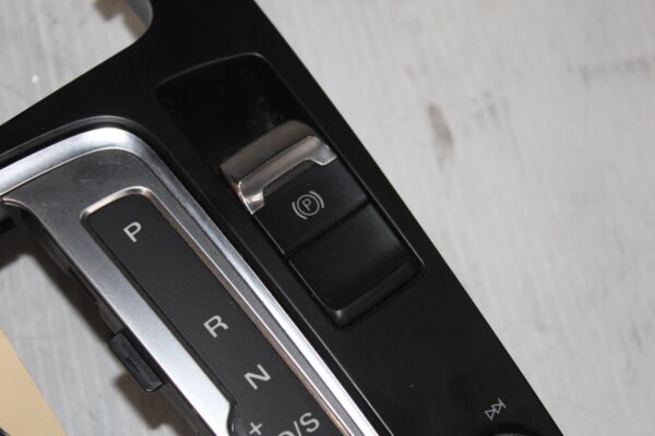 Audi A5 A4 Q5 Centre Console MMI Unit 8T0919611L
