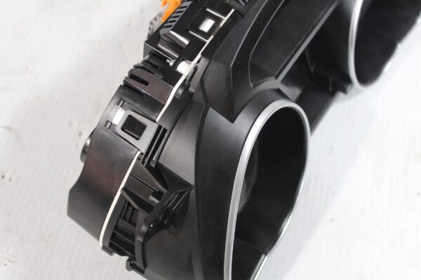 Audi 8T A5 Instrument Cluster 8T0920932L