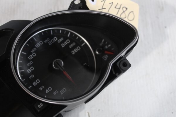 Audi 8T A5 Instrument Cluster 8T0920932L