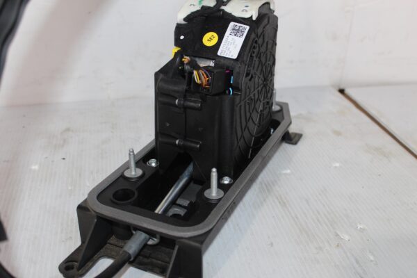 Audi 8V A3 Gear Selector Mechanism Assembly 8V2713023A