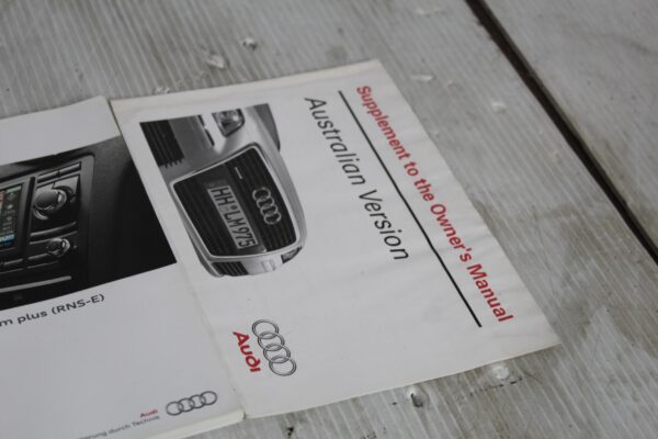 Audi 8P S3 Owners Manual Service Books With Pouch