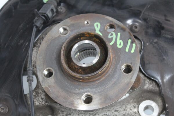 Audi A4 A5 Front Left Knuckle Wheel Bearing Hub Carrier 4G0407253B, 8K0407257