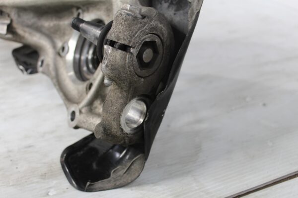 Audi A4 A5 Front Left Knuckle Wheel Bearing Hub Carrier 4G0407253B, 8K0407257