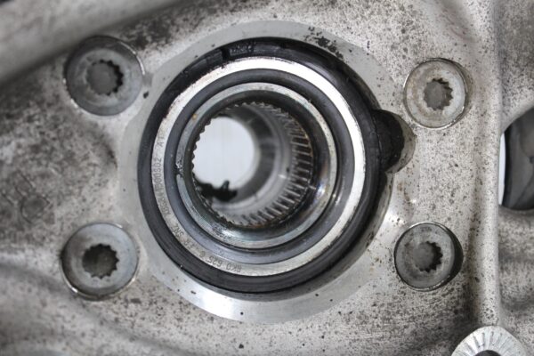 Audi A4 A5 Front Left Knuckle Wheel Bearing Hub Carrier 4G0407253B, 8K0407257