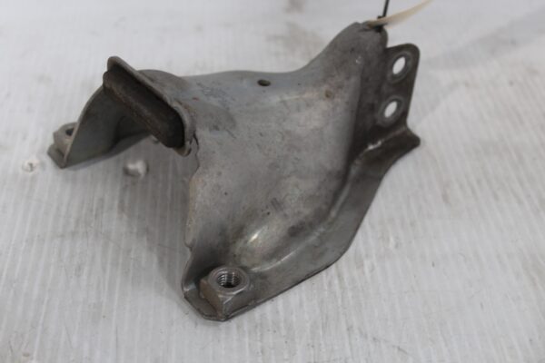 Audi A4 A5 Q5 Right Engine Mount Retaining Plate 8K0399060L