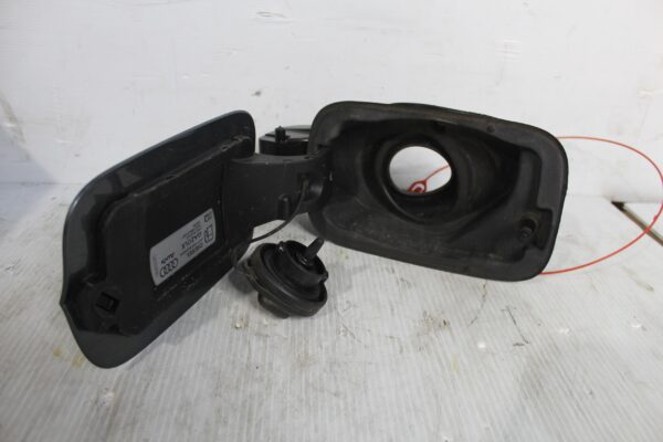 Audi A3 S3 Hatch Fuel Filler Cap Assembly 8V4809906D