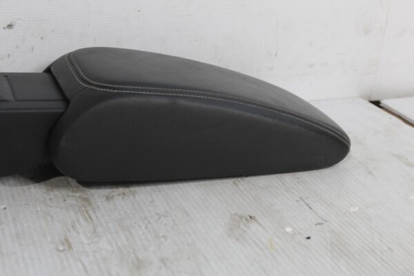 Audi A3 S3 Centre Console Armrest Assembly 8V0864283, 8V0864207A