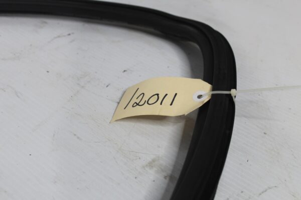 Audi 8V A3 S3 RS3 Hatch Front Left or Right Door Seal 8V4831721