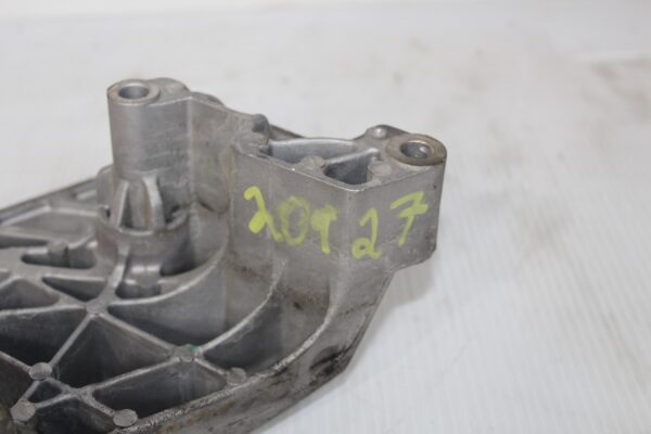 Volkswagen Mk6 Golf R Engine Support Bracket Mount 06F199207H