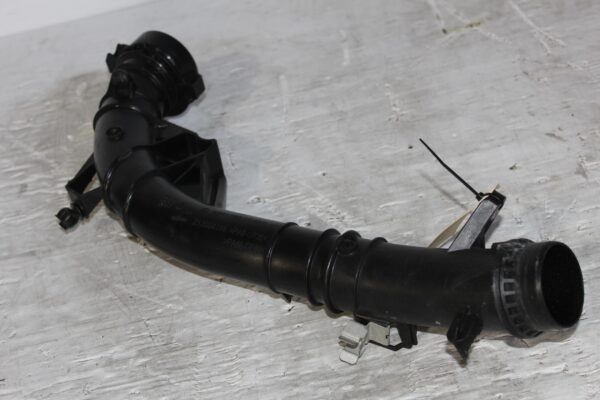 Mercedes Benz W177 W118 A250 CLA250 M260 Intercooler Pipe Hose A2600900700